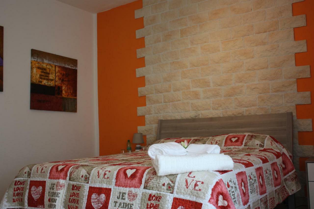 Tagliamento 28 Bed & Breakfast Mestre Bagian luar foto