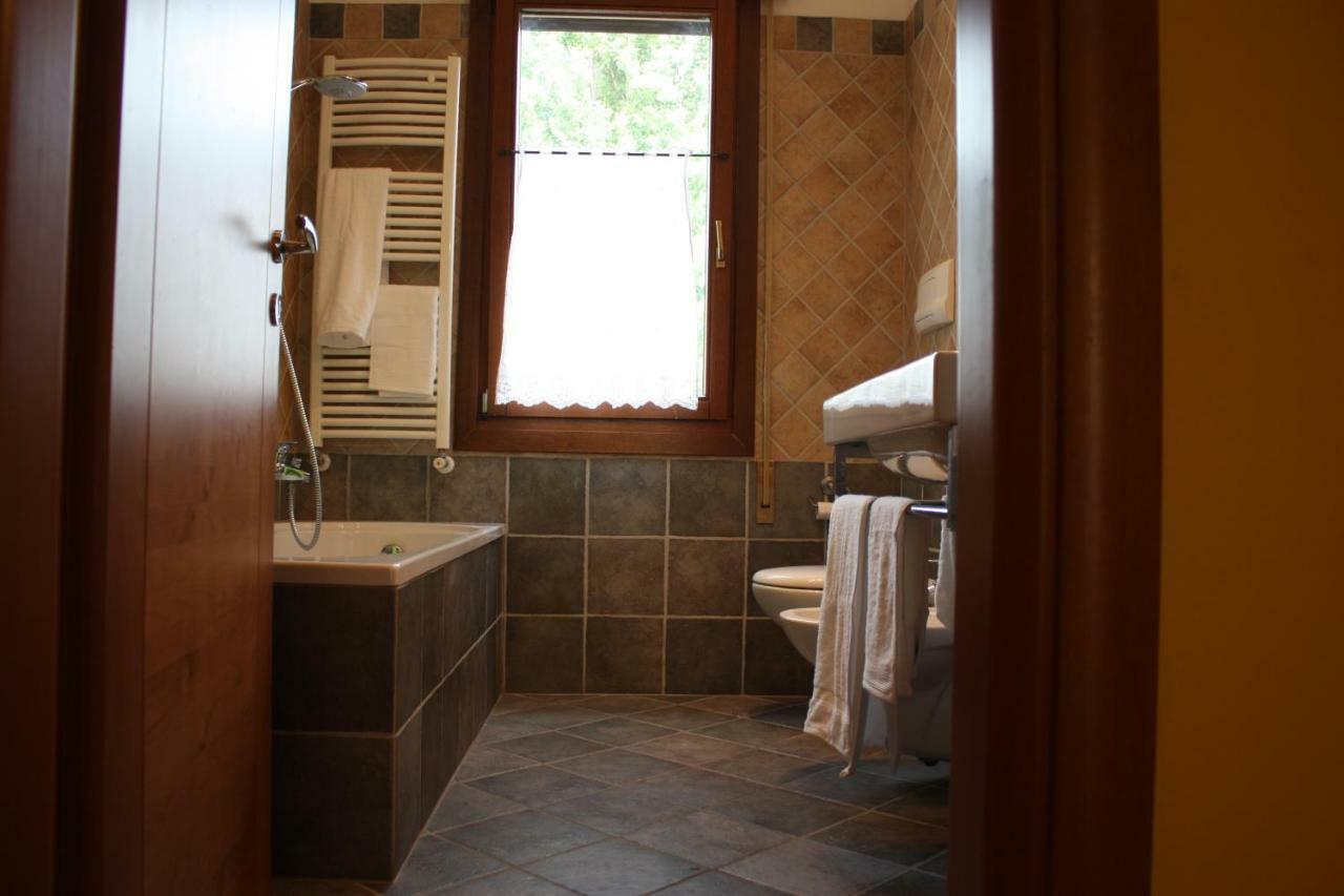 Tagliamento 28 Bed & Breakfast Mestre Bagian luar foto