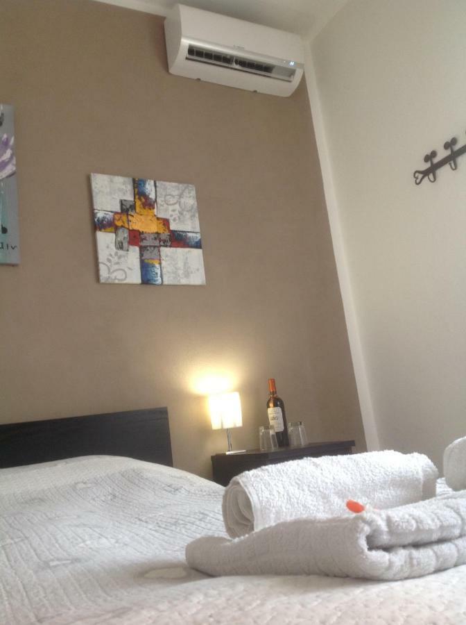 Tagliamento 28 Bed & Breakfast Mestre Bagian luar foto