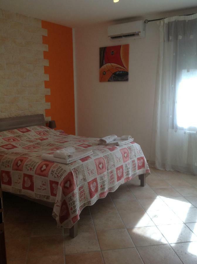 Tagliamento 28 Bed & Breakfast Mestre Bagian luar foto