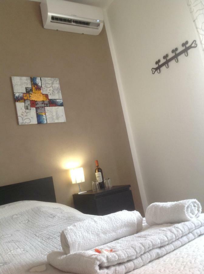 Tagliamento 28 Bed & Breakfast Mestre Bagian luar foto