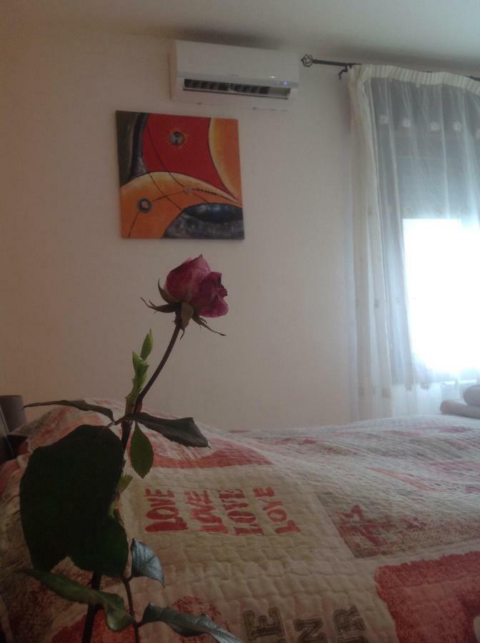Tagliamento 28 Bed & Breakfast Mestre Bagian luar foto